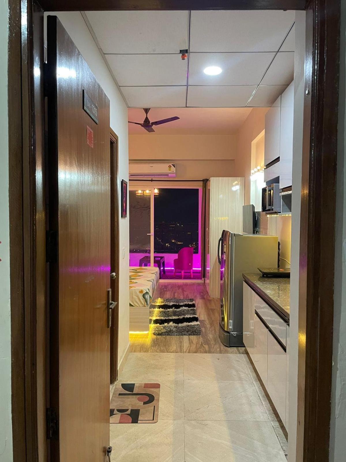 Serene Stay India เกรทเตอร์นอยดา ภายนอก รูปภาพ